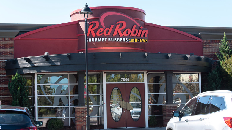 Red Robin building