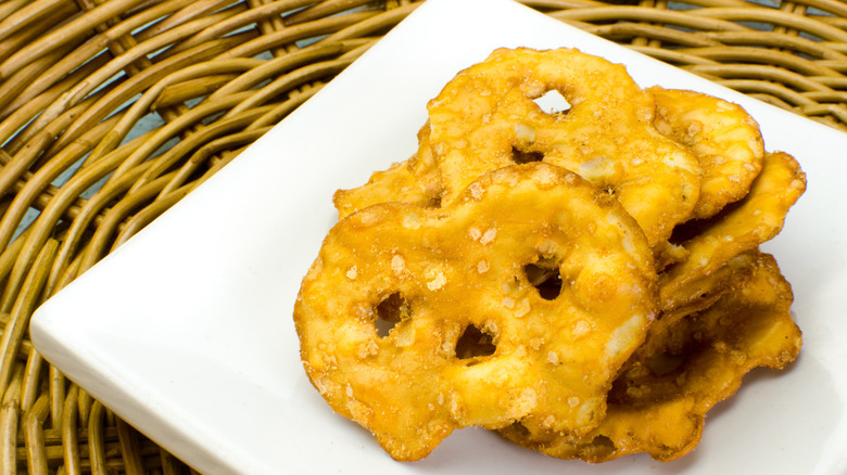 Pretzel crisps in a basket