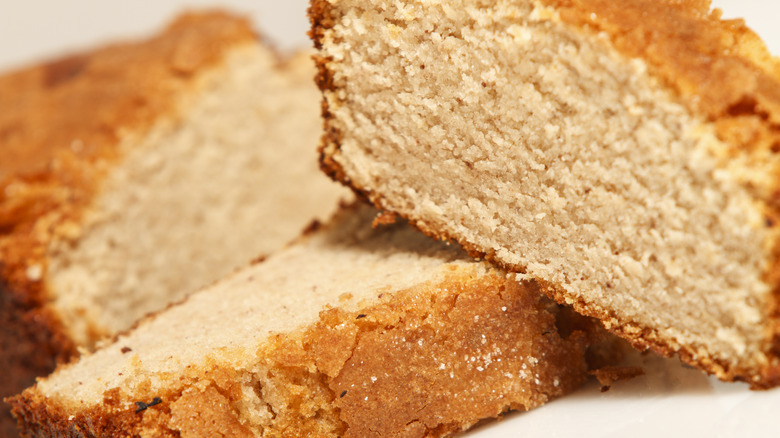 Slices of overlapped vanilla cake