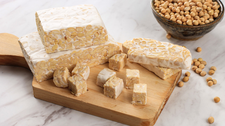 Slices and cubes of tempeh
