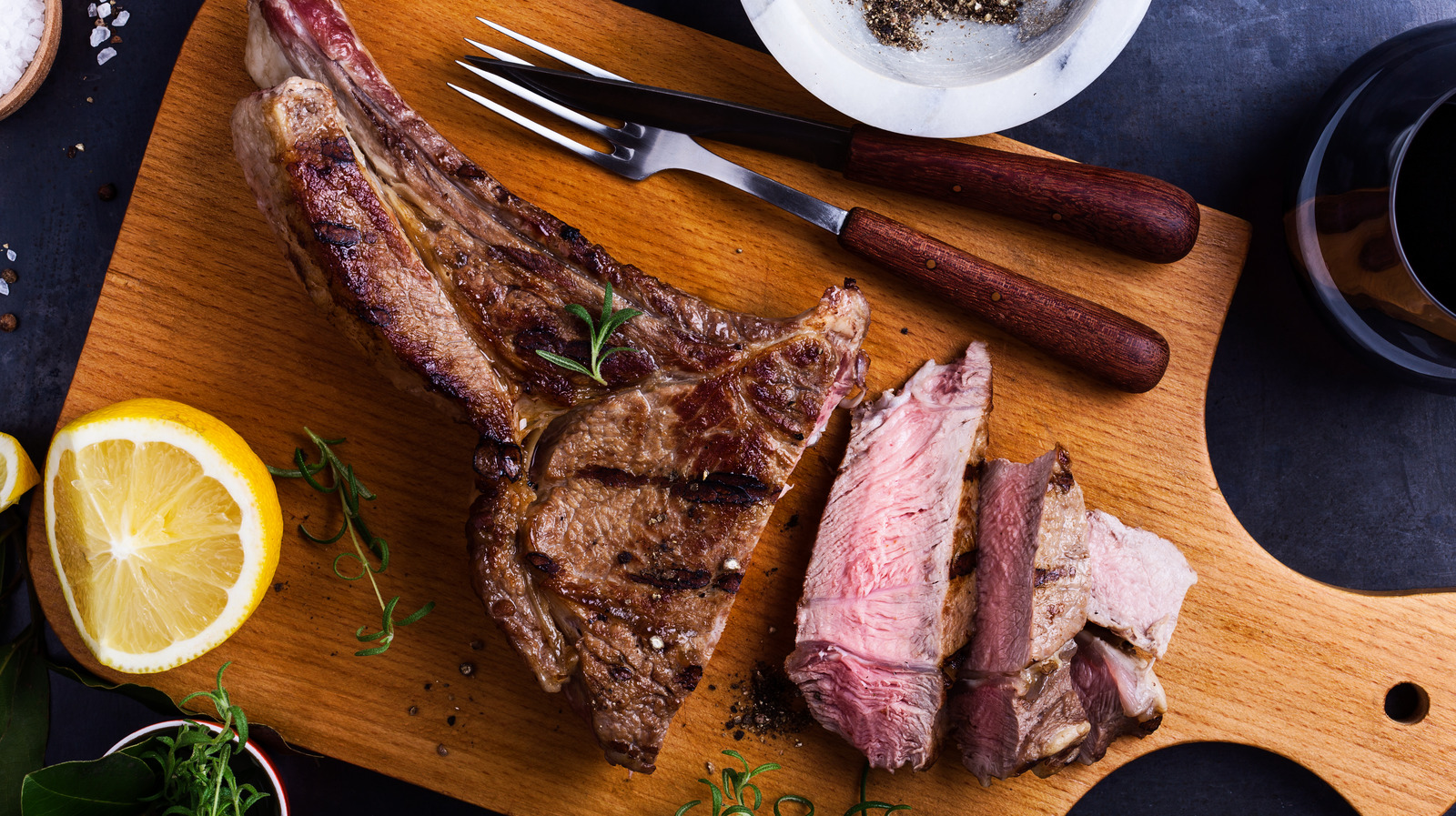 The Biggest Mistake People Make When Cooking Caveman-Style Steak