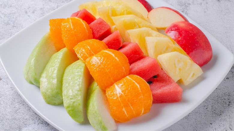 Plate of sliced fruit