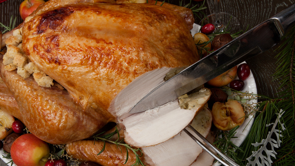 Carving turkey