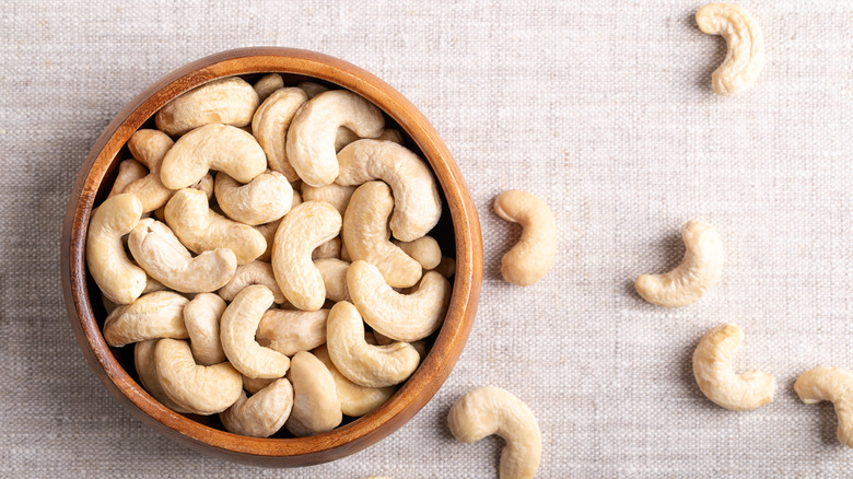 Cashews in a wooden bowl