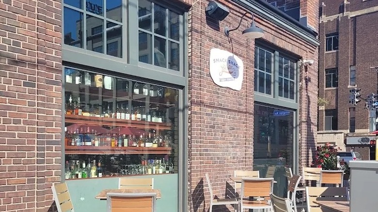 exterior of Smack Shack restaurant