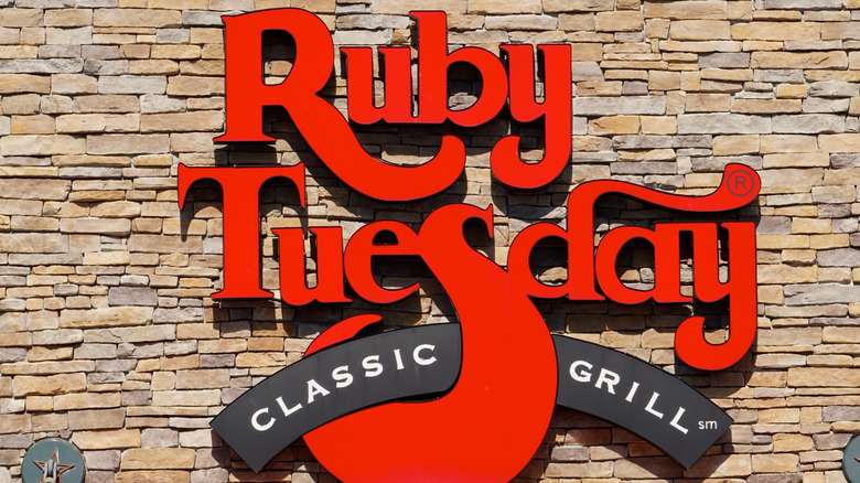 Ruby Tuesday restaurant sign