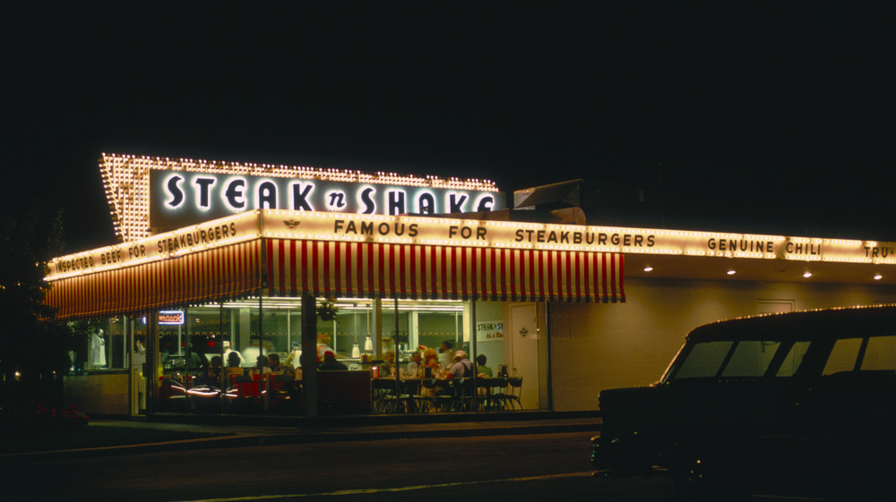 Classic Steak 'n Shake exterior