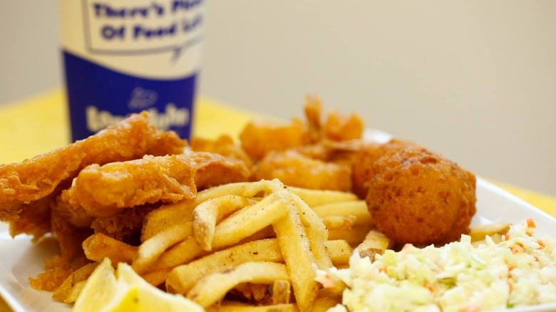 Long John Silver's basket