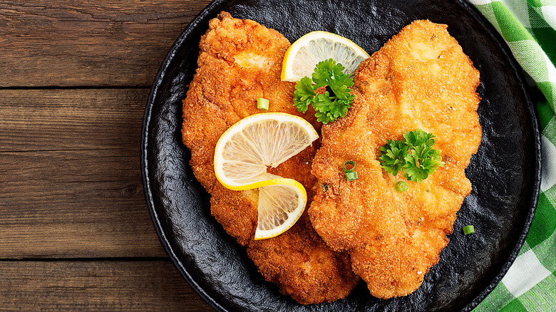 breaded chicken cutlets with lemon