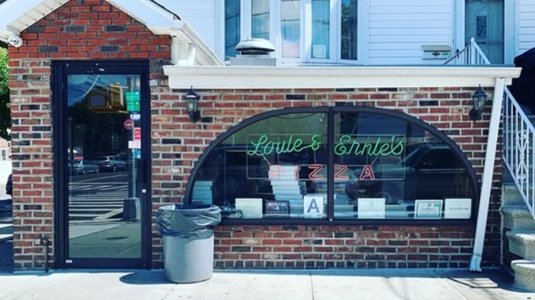 Exterior of Louie and Ernie's