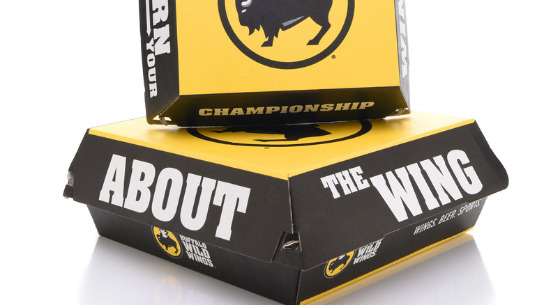 Buffalo Wild Wings takeout containers 