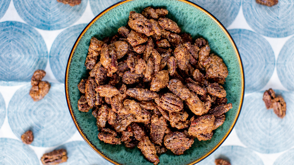 candied pecan recipe in bowl