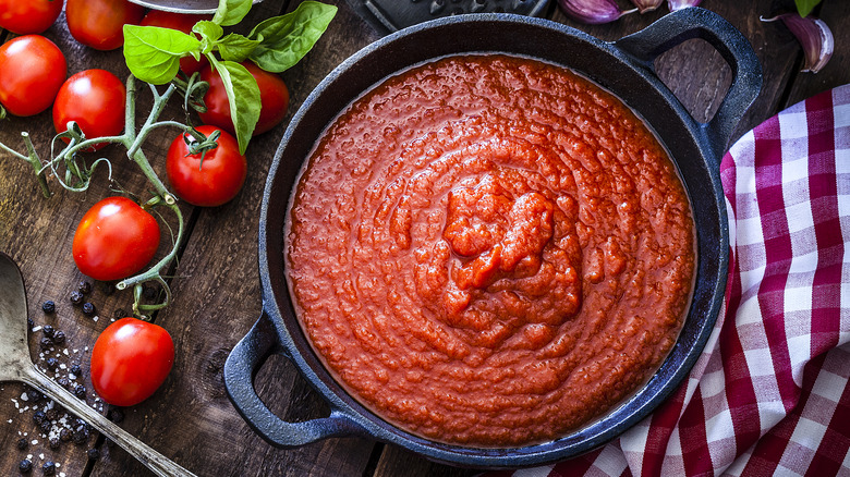 skillet full of marinara sauce