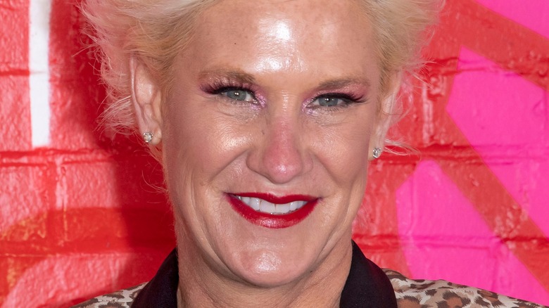 Anne Burrell smiling