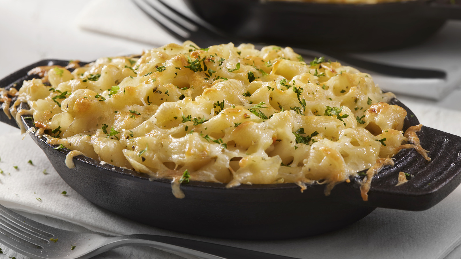 The Cheesecake Factory Hack That Delivers Buffalo Mac And Cheese