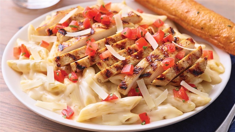 Applebee's three-cheese chicken penne pasta