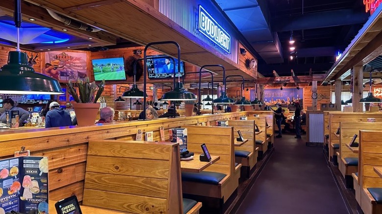 interior of Texas roadhouse steak restaurant