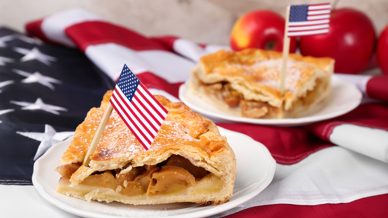 apple pie with American flag