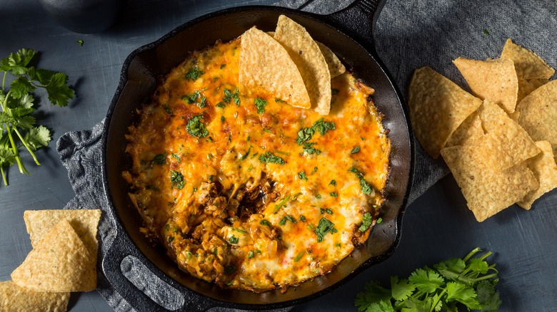  Skillet queso