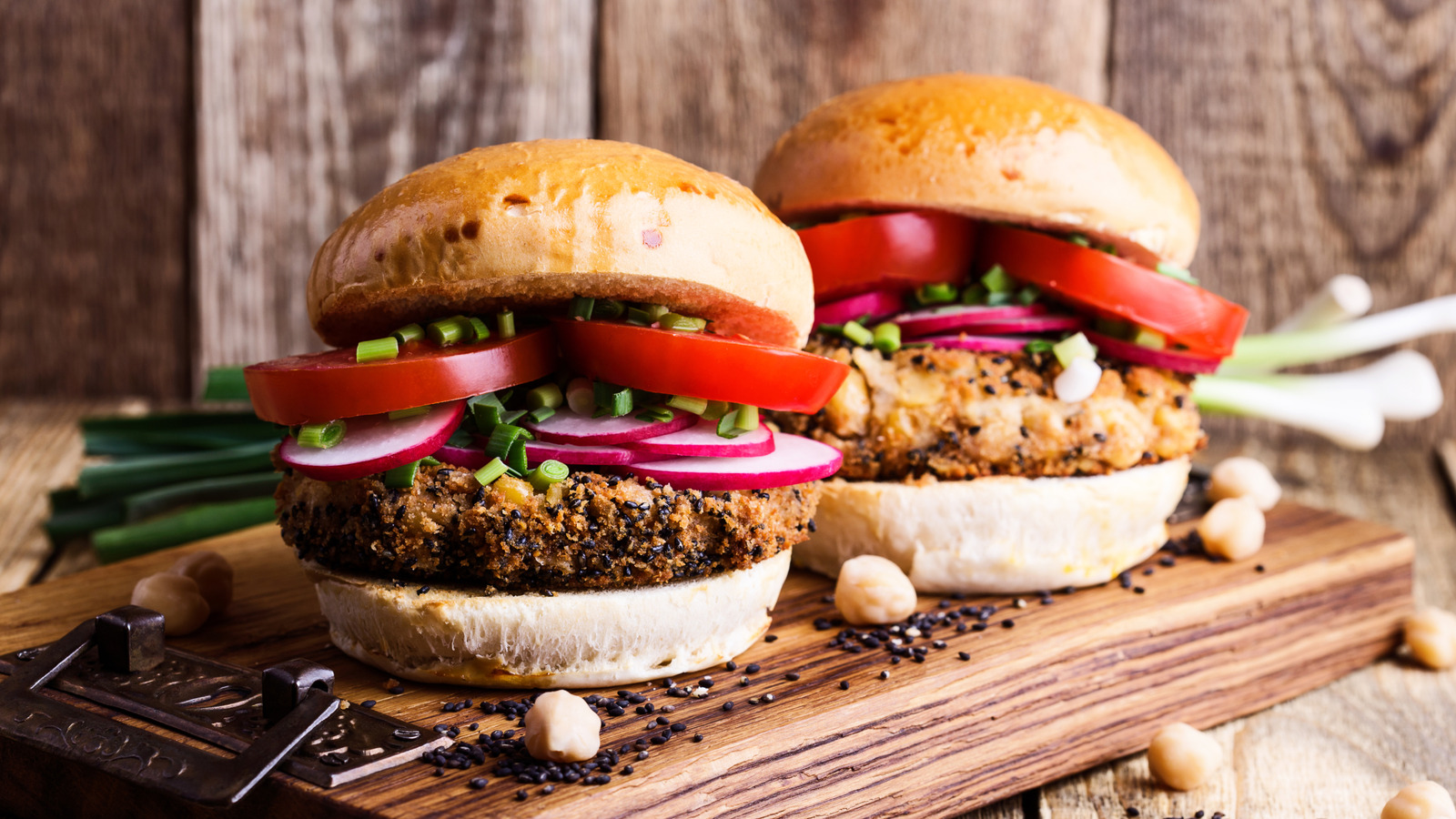 <a href="https://www.mashed.com/1732732/vegan-burgers-smash-cooking-tip/" target="_blank">The Cooking Tip You Need For Tastier Vegan Burgers</a>