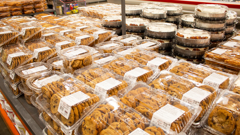 Costco bakery cookies and cakes