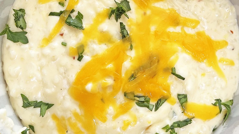 grits close-up