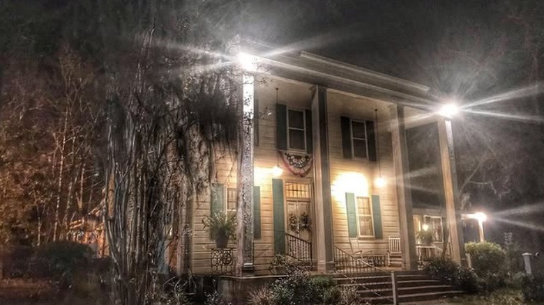 The exterior of Gaines Ridge Dinner Club in the dark