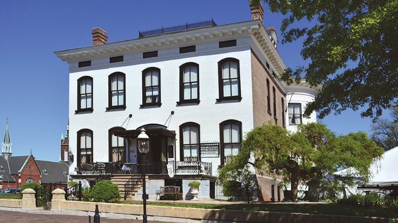 The outside of Lemp Mansion