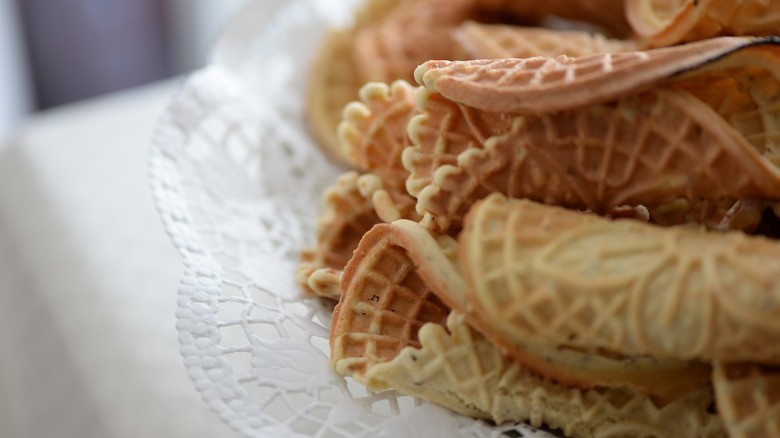 Italian brigidini cookies