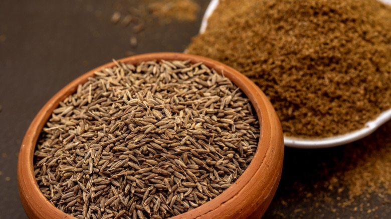 Whole and ground cumin