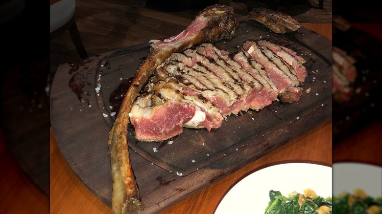 Meat on platter