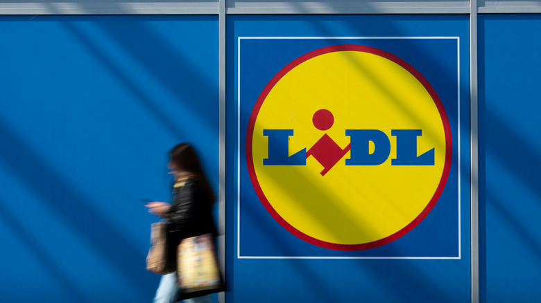 Lidl cashier