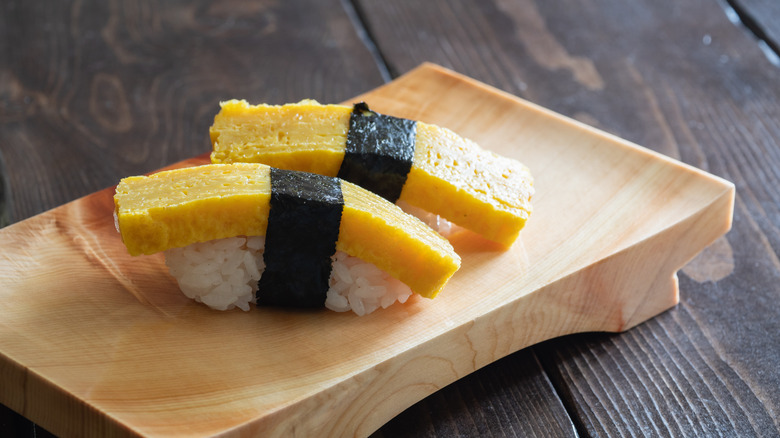 tamagoyaki sushi