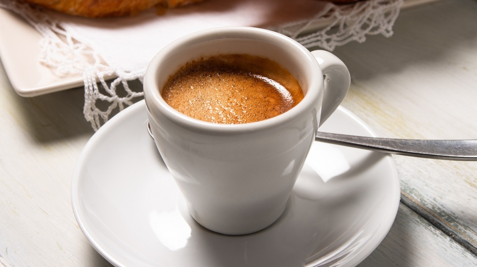 The Difference Between Espresso And Ristretto Lies In How It's Brewed