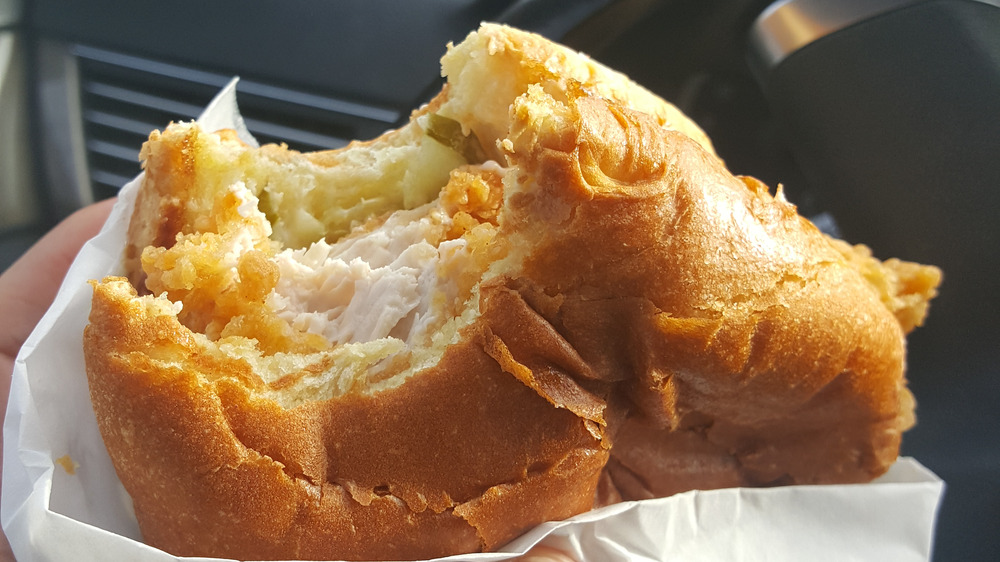 Crispy chicken sandwich