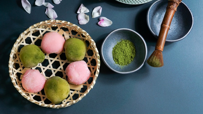 mochi and green tea powder