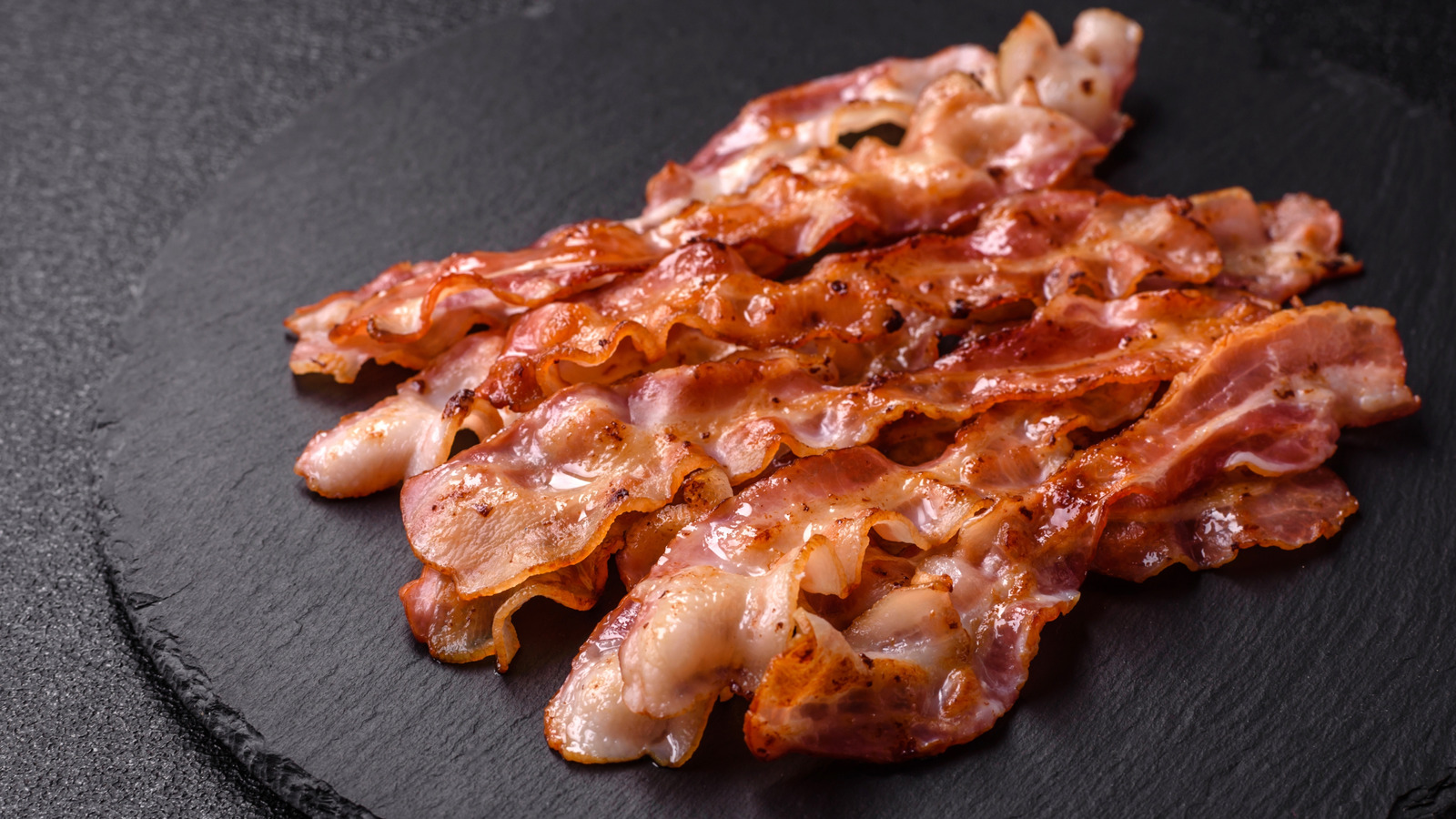 The Disadvantages To Cooking Bacon In The Oven