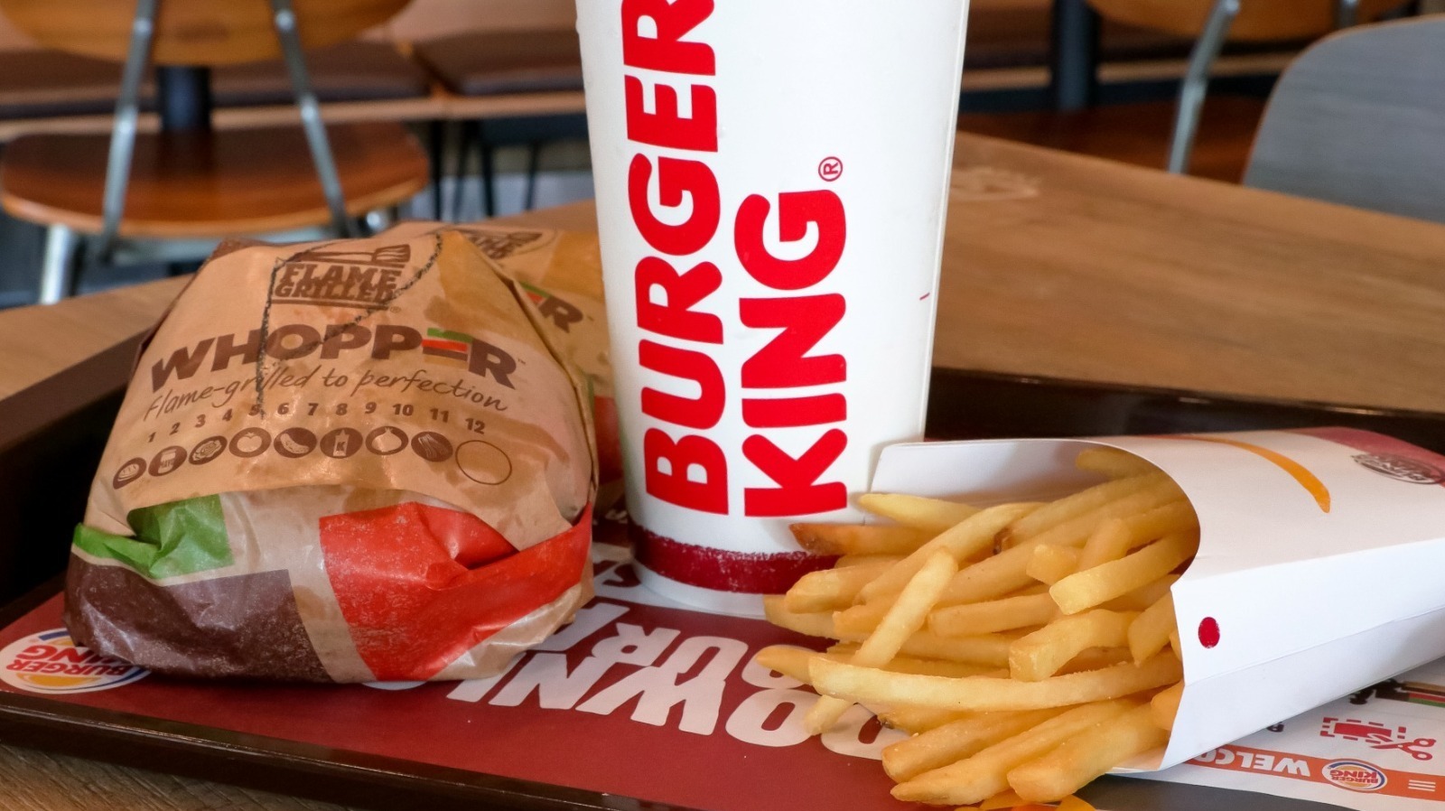 Burger King dá desconto para quem apresentar um item brasileiro