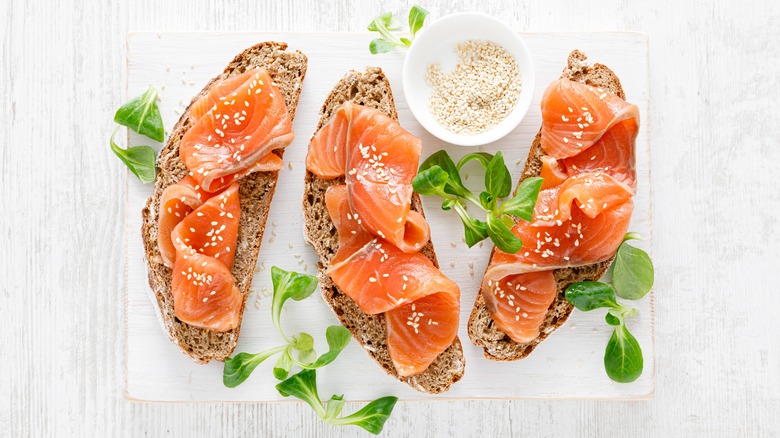 Smoked salmon on toast 
