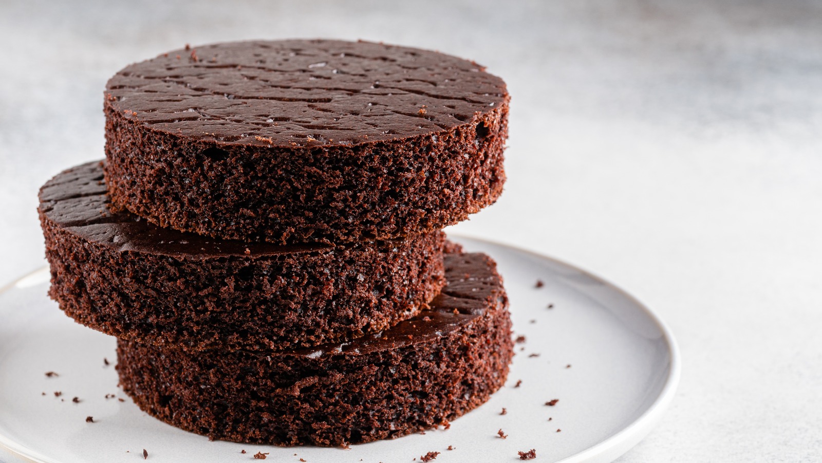 The Dizzyingly Simple Spinning Trick For Flat Cakes