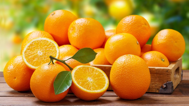 tray of fresh oranges
