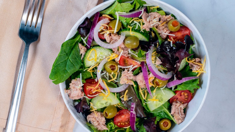 Tuna with veggies in a bowl