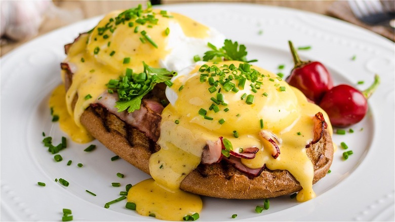 Eggs Benedict on a dish