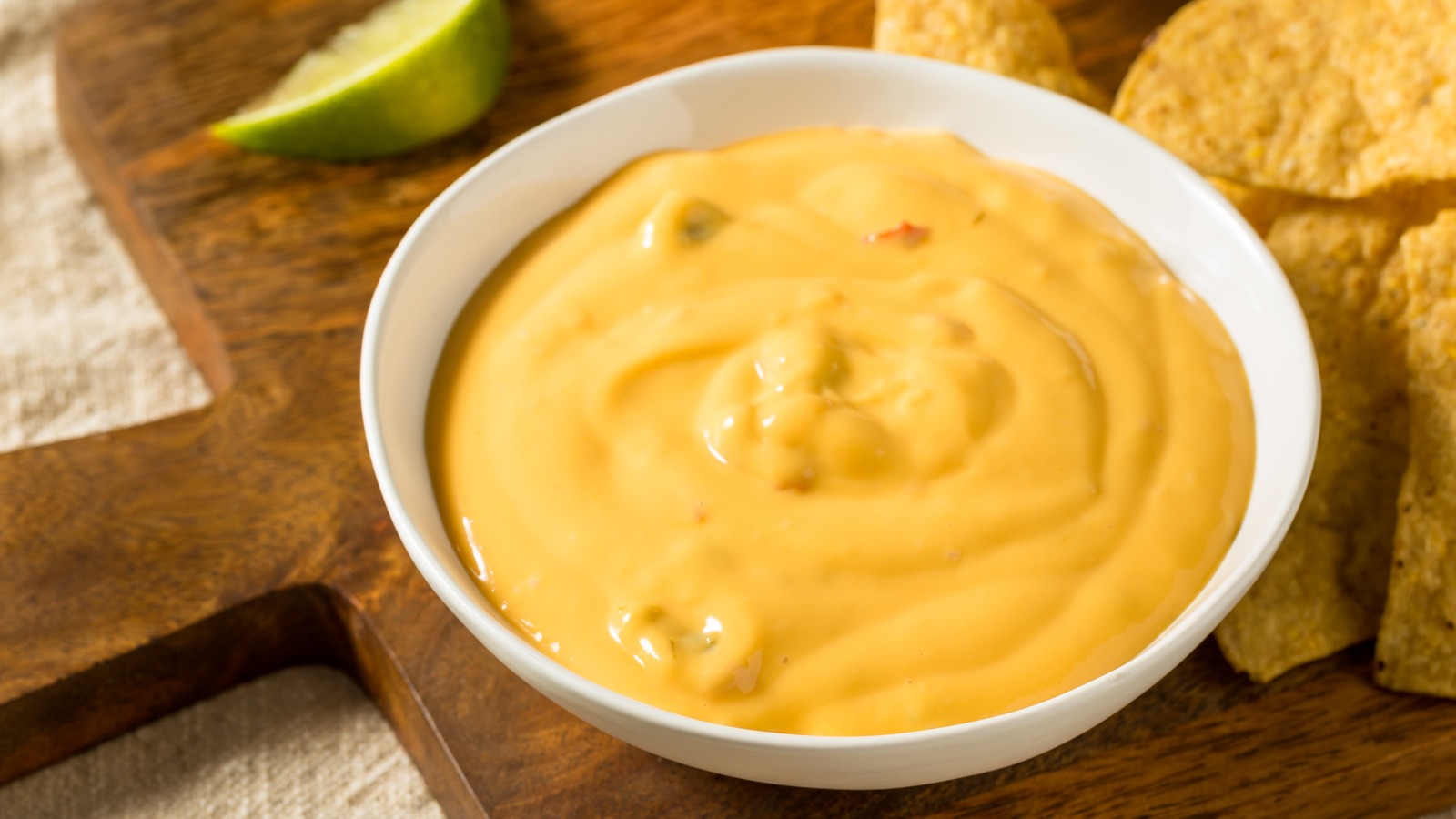 The Expert-Approved Ingredients You Need For The Perfect Nacho Sauce
