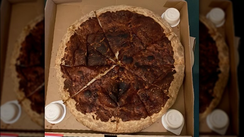 Barbecue pizza with no toppings