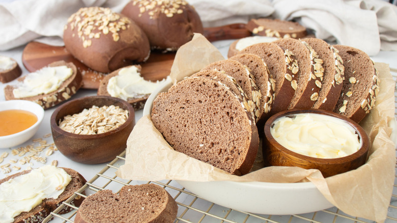 Cheesecake Factory brown bread slices in basket with butter