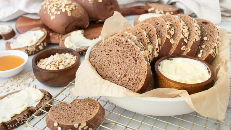 Cheesecake Factory brown bread slices in basket with butter
