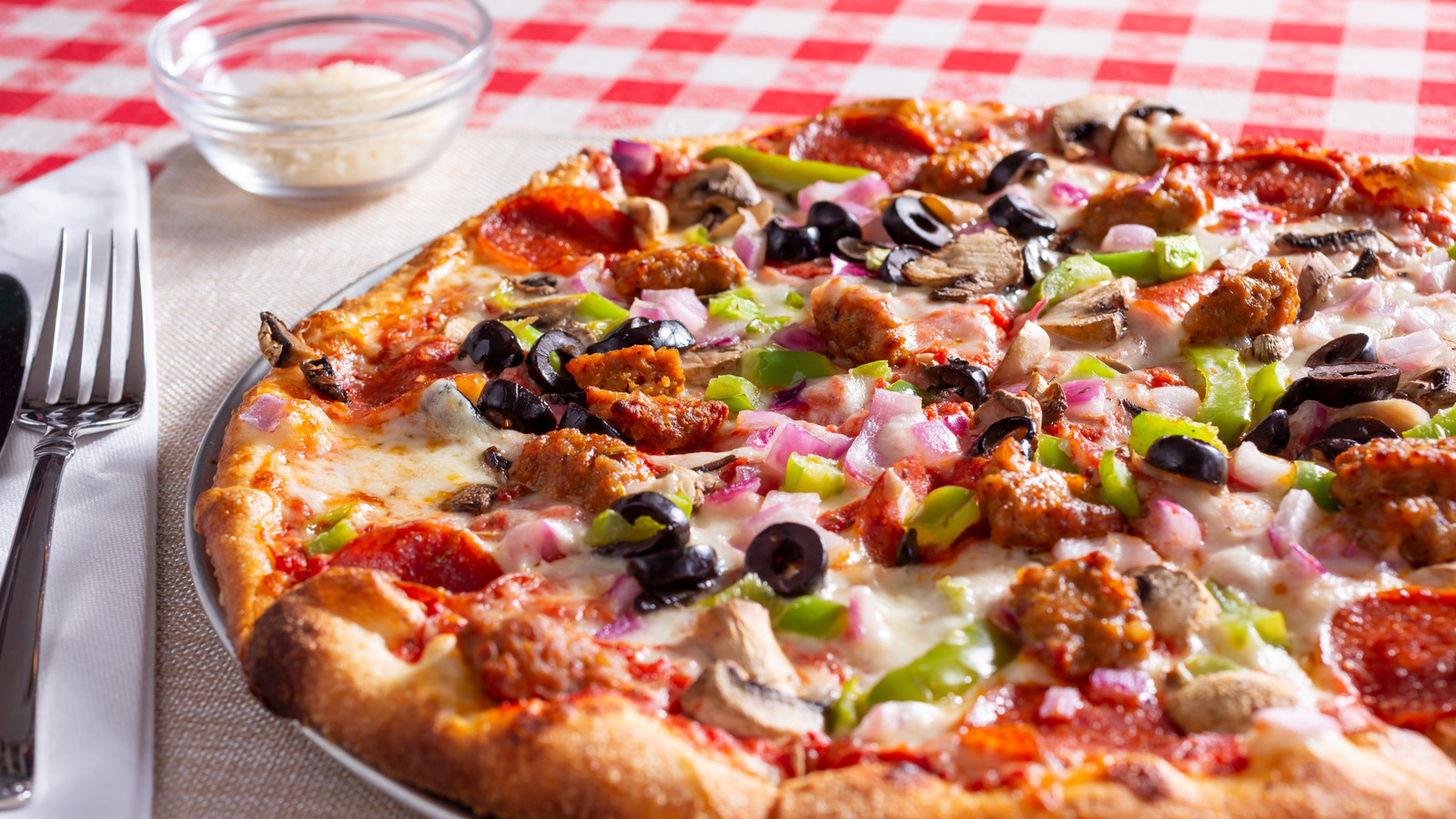 The Famous Italian-American Brand That Makes High-Quality Frozen Pizza