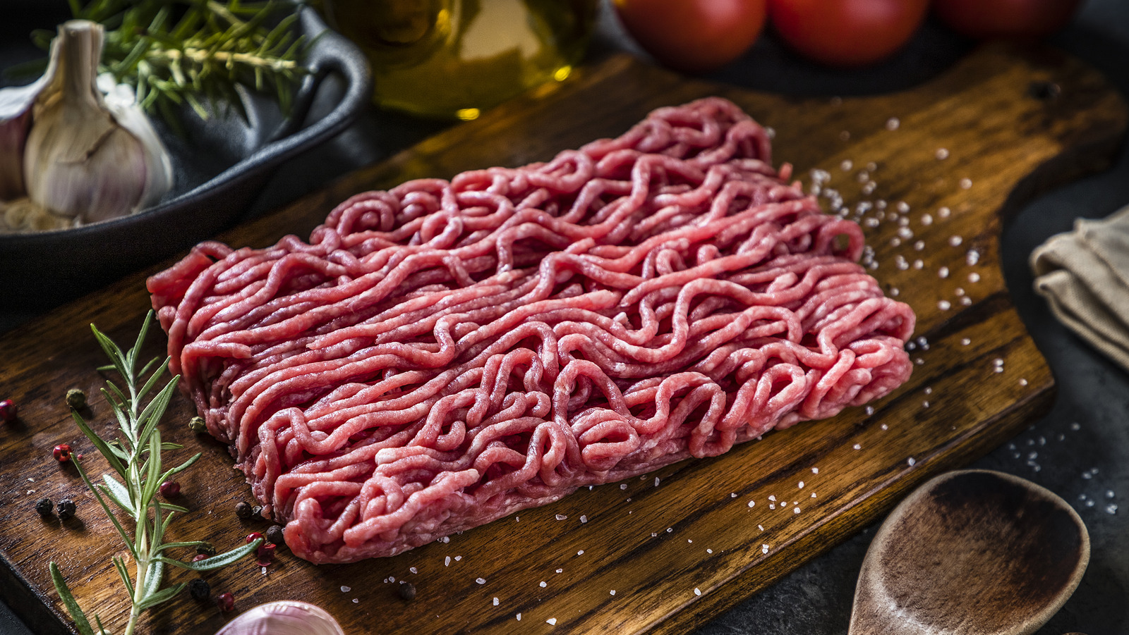 The Fatty Difference Between Ground Beef And Hamburger Meat