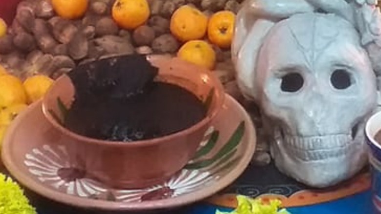 mole negro on altar